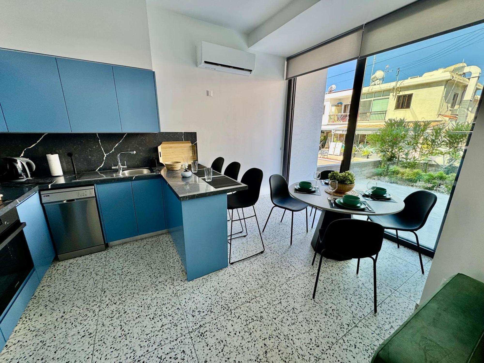 Luxury Maisonette 200 Meter To Sea Apartament *